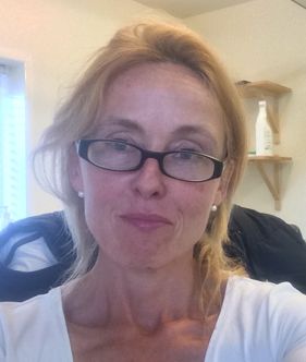 Portrait of Dr Samantha Foster